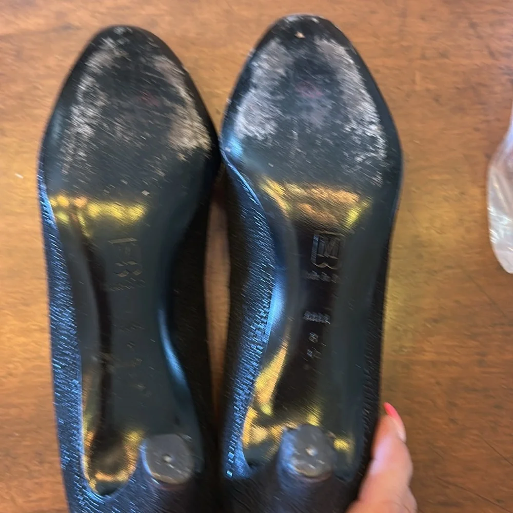 Bruno Magli vintage made in Italy size 8.5 black‎ slight shimmer heels